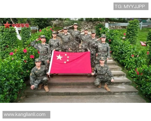 足球巨星三人同框合影幕后故事揭秘如何捕捉完美瞬间