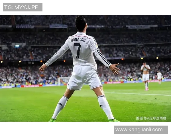 足球巨星点赞瞬间：从梅西到C罗他们背后的社交媒体故事